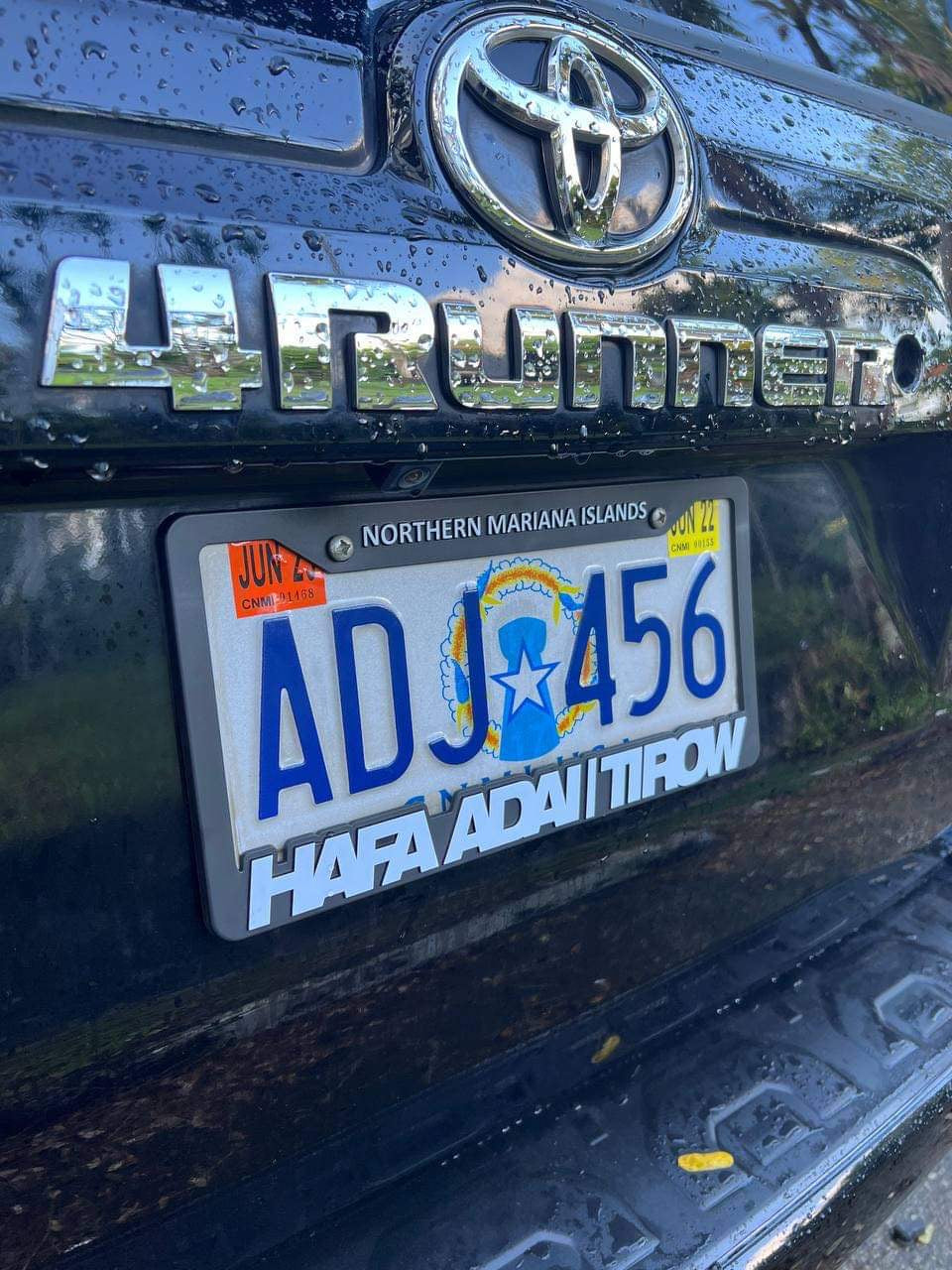 HAFA ADAI TIROW LICENSE PLATE FRAME